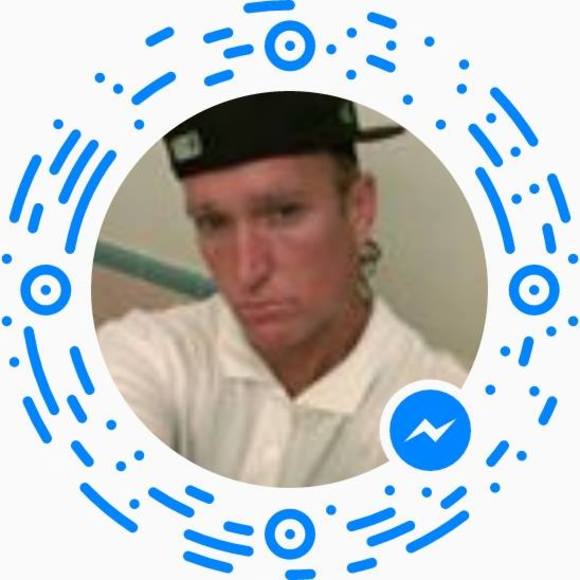 Profile Picture of Paul Lee (@whitemanleo74) on Poshmark