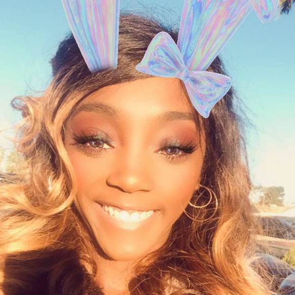 Profile Picture of Elizabeth Ross-dixon (@ariesbabe23) on Poshmark