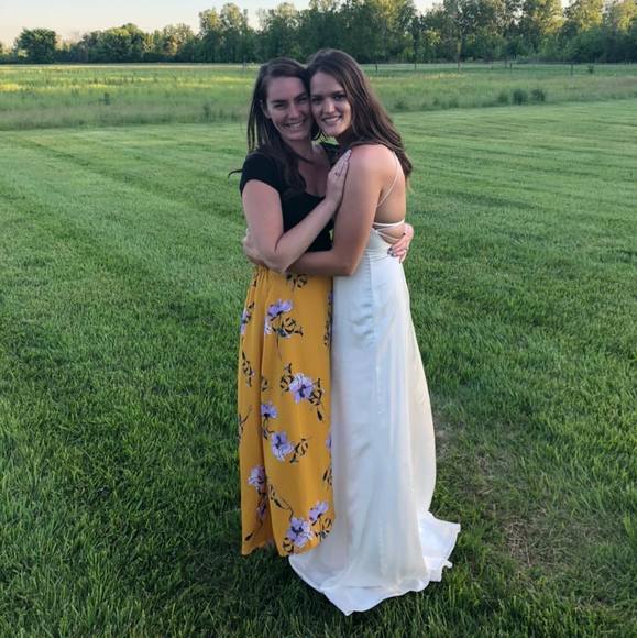 Profile Picture of Amanda Zacharski (@arzachar) on Poshmark