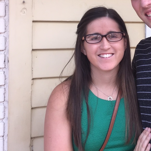 Profile Picture of Kristen Stivers (@kstivers27) on Poshmark