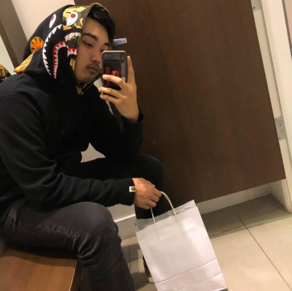 Profile Picture of Adam Tran (@heyitztony) on Poshmark