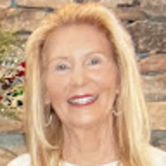 Profile Picture of Mary Hansbrough (@maryhansbrough) on Poshmark