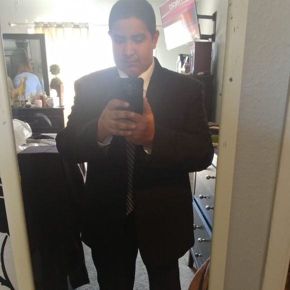 Profile Picture of Luis Guzman (@luisguzman653) on Poshmark