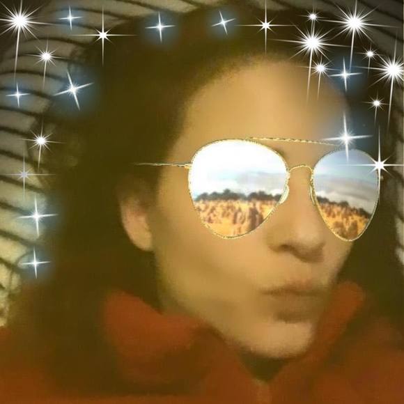 Profile Picture of Sher Goertzen (@s_l_goertzen33) on Poshmark