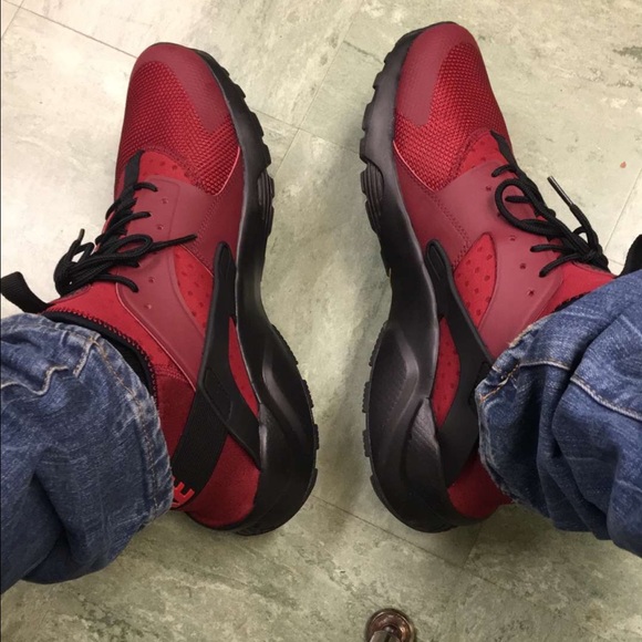 Profile Picture of Hassan Abdallah (@hassan1010) on Poshmark