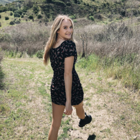 Profile Picture of Grace Giranda (@grace_giranda) on Poshmark