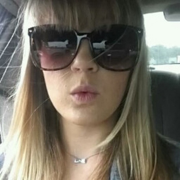 Profile Picture of Christina Kirchner (@blu3eyedblondee) on Poshmark