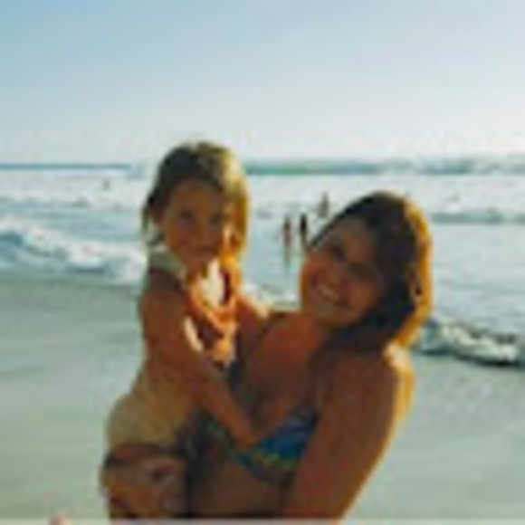 Profile Picture of Juliana Hehn (@jhehn28) on Poshmark