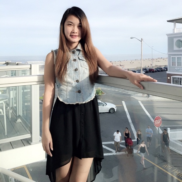 Nhi Wallens - Poshmark Profile Picture of Nhi Wallens (@nhi_wallens) on Poshmark