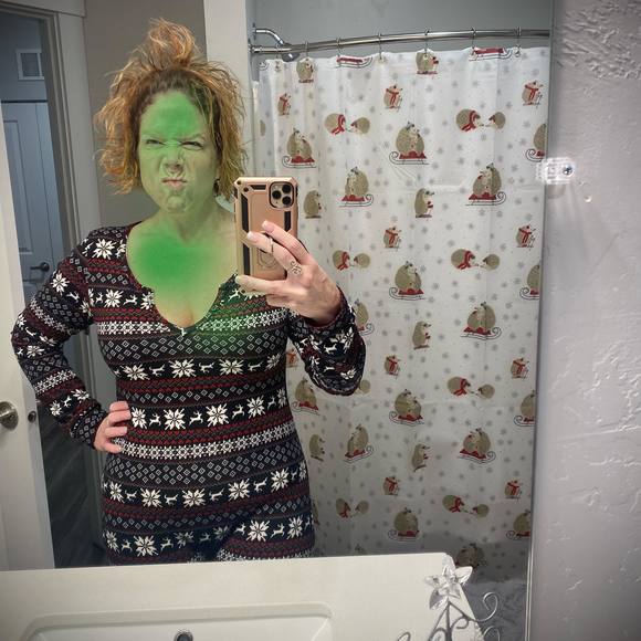 Profile Picture of Tessa Bennett (@tjeanean) on Poshmark