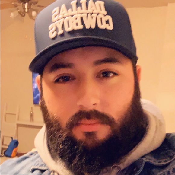 Profile Picture of Leonel Lozano (@leolozano8391) on Poshmark