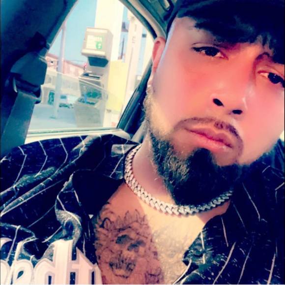 Profile Picture of Mark Reyes (@21elrey) on Poshmark