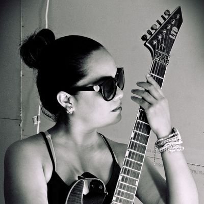 Profile Picture of Linette Morales (@linettemoralva) on Twitter