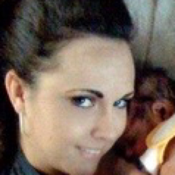 Profile Picture of Tonya Hedges (@tkhedges) on Poshmark