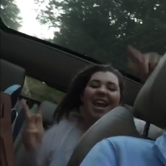 Profile Picture of Isabelle Hallagan (@ihallagan) on Poshmark