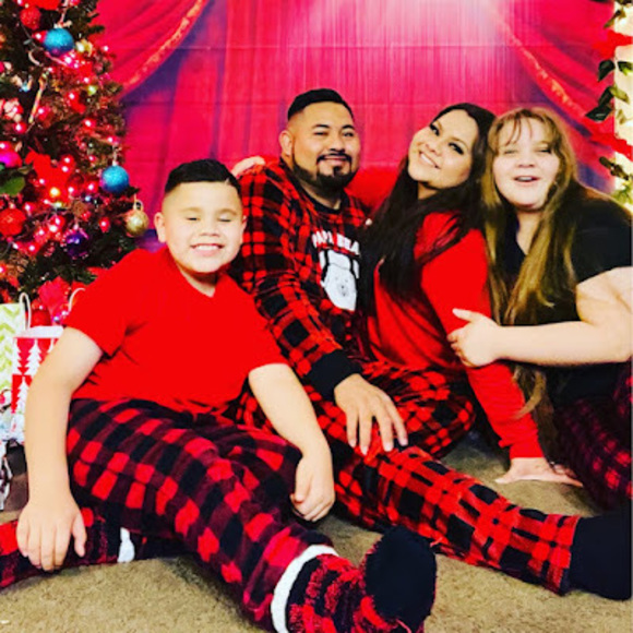 Profile Picture of Loannie Ramirez (@loannie59) on Poshmark