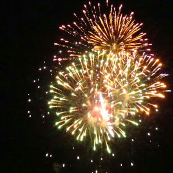 Profile Picture of Suzanne Mullins (@su2ieq13) on Poshmark