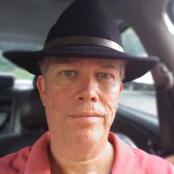 Profile Picture of Shawn Reeves (@shawnmreeves) on Poshmark