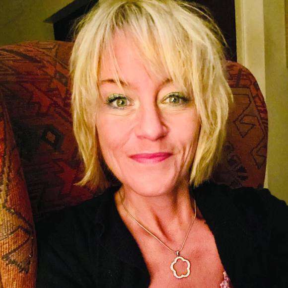 Profile Picture of Chrissie Karpinski (@karpinskic) on Poshmark