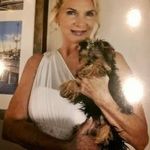 Profile Picture of Laura Holloway (@lauraholloway8) on Instagram
