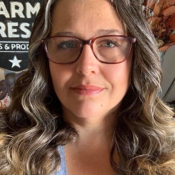 Profile Picture of Karen Robinson-moore (@karenrobinso686) on Poshmark