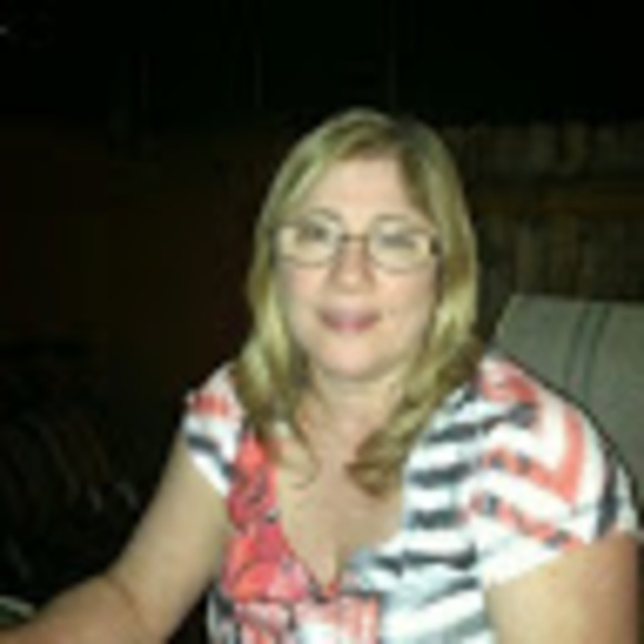 Profile Picture of Larisa Grinberg (@larisagrinberg) on Poshmark