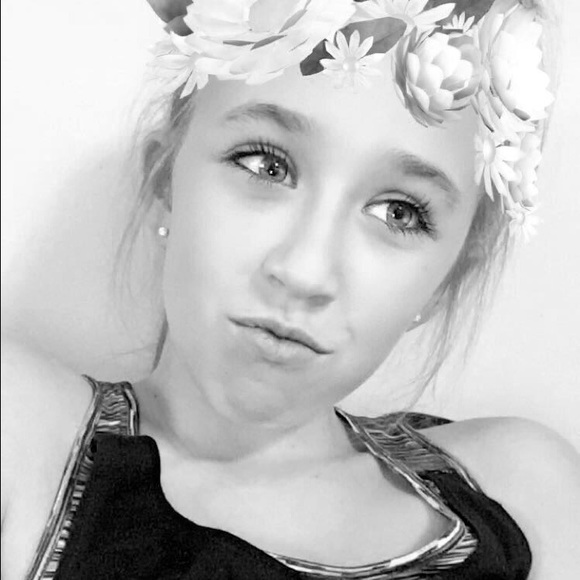 Profile Picture of Victoria Mcwherter (@victoria_l_0434) on Poshmark