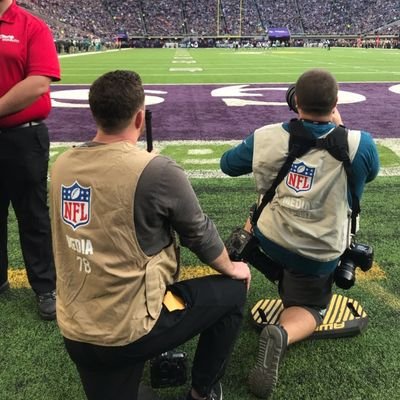 Profile Picture of Jonathan Searle (@SportsRealist) on Twitter