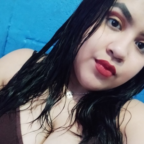 Profile Picture of Tania Gonsales (@taniagonsales) on Poshmark