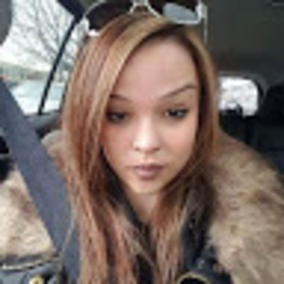 Profile Picture of Cheyenne Dailey (@cheyennedail539) on Poshmark