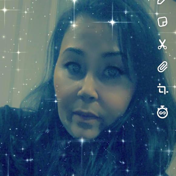 Profile Picture of Johanna Morlan (@johannamorlan) on Poshmark