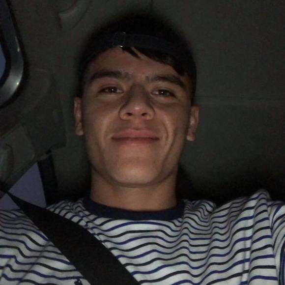 Profile Picture of Omar Castro de paz (@omarcastro517) on Poshmark