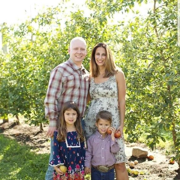 Profile Picture of Brian Brown (@lookwithnv) on Poshmark