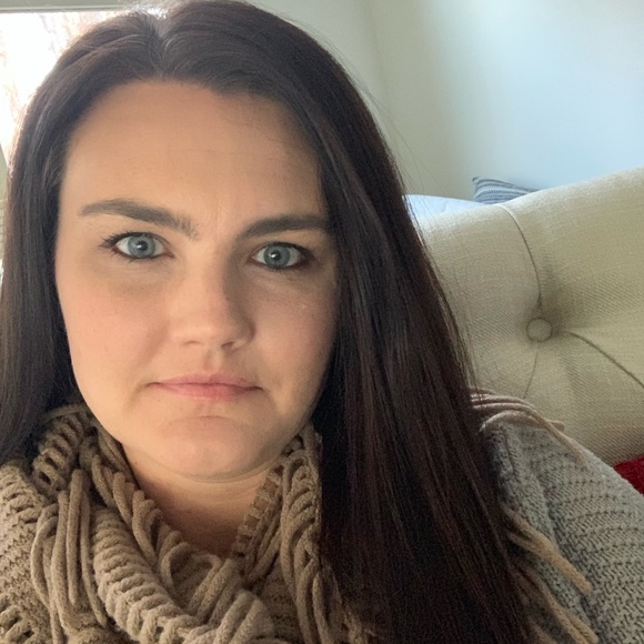 Profile Picture of Jennifer Smades (@jensmades) on Poshmark