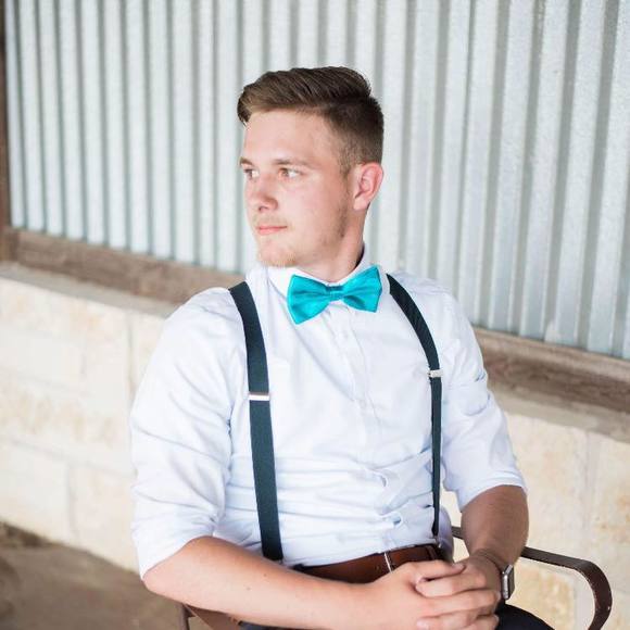 Profile Picture of Kris Eads (@kris_eads_18) on Poshmark
