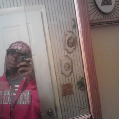 Profile Picture of Darryn Moore (@Dee_more_25) on Twitter