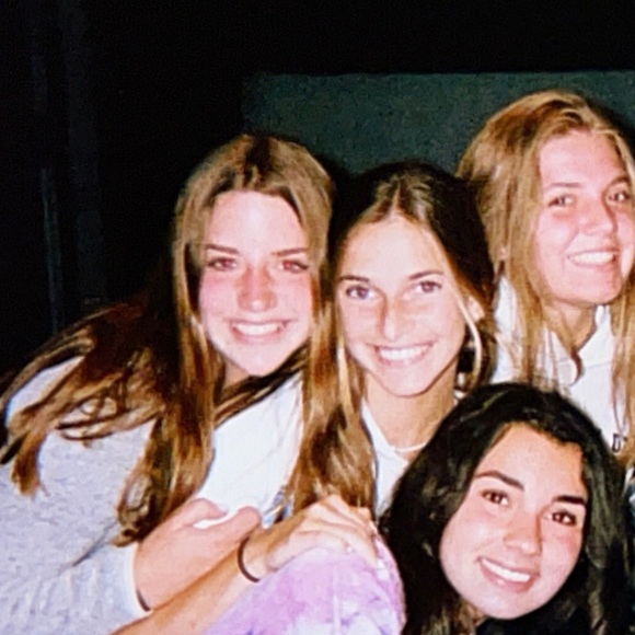 Profile Picture of Emma Henkey (@emmahenkey) on Poshmark