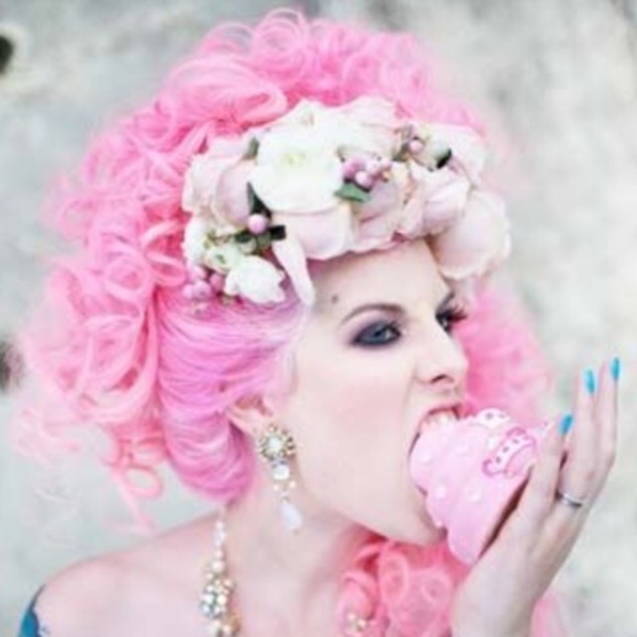 Profile Picture of Vicki Cahill (@vlcahill) on Poshmark