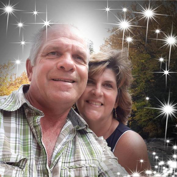 Profile Picture of Lynda Adner (@lyndaadner) on Poshmark