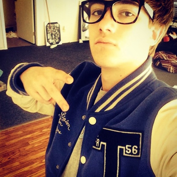 Profile Picture of Austin Sneed (@austindaily) on Poshmark