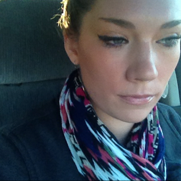 Profile Picture of Candice Vansickle (@candigirl81) on Poshmark