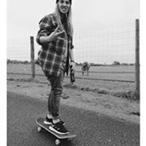 Profile Picture of Dani Harris (@theedirtyharris) on Myspace