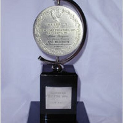 Profile Picture of Shawna Bell (@tonyawards2012) on Twitter