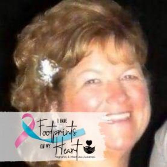 Profile Picture of Sue Bergfeld (@anguscows54) on Poshmark