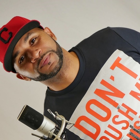 Profile Picture of Devale Simmons (@devale97) on Poshmark