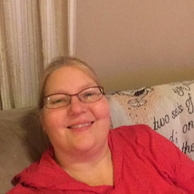 Profile Picture of Shellie Davis (@sheldavis5) on Twitter
