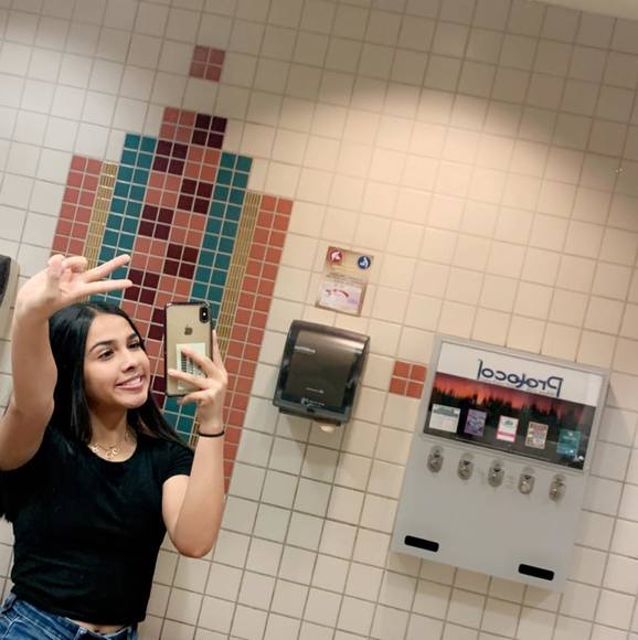 Sophia Maciel - Poshmark Profile Picture of Sophia Maciel (@sophiamaciel866) on Poshmark