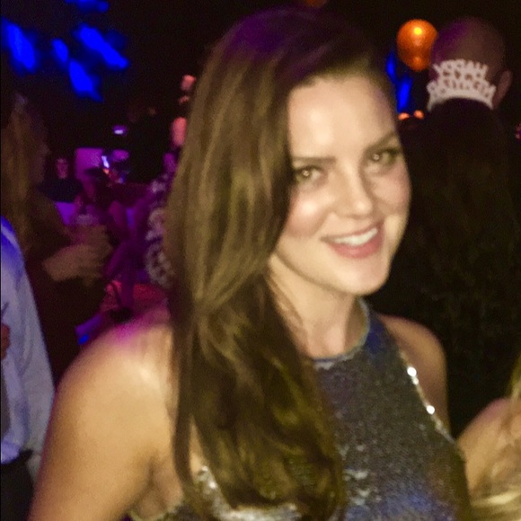 Profile Picture of Jessica Aaron (@jessaaron) on Poshmark