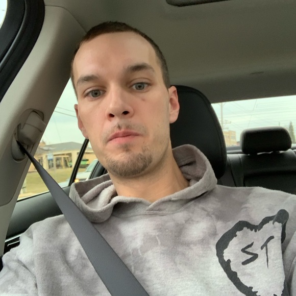 Profile Picture of Adam Feldman (@adambenjy) on Poshmark