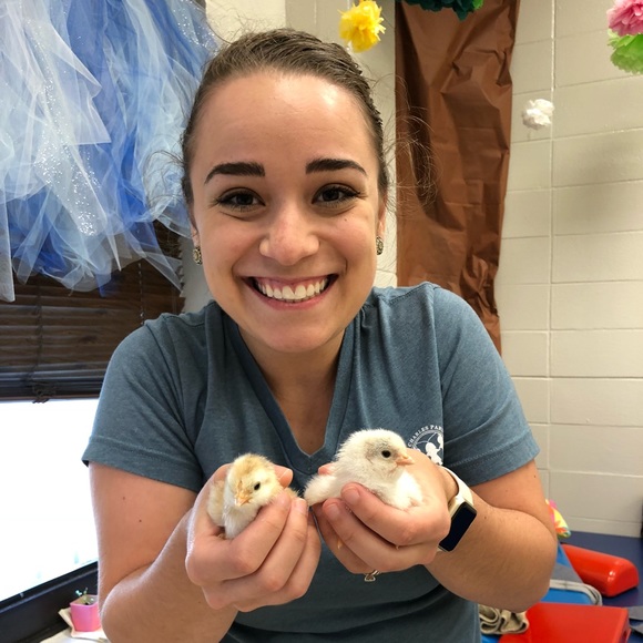 Profile Picture of Katelyn Populus (@katelynpopulus) on Poshmark